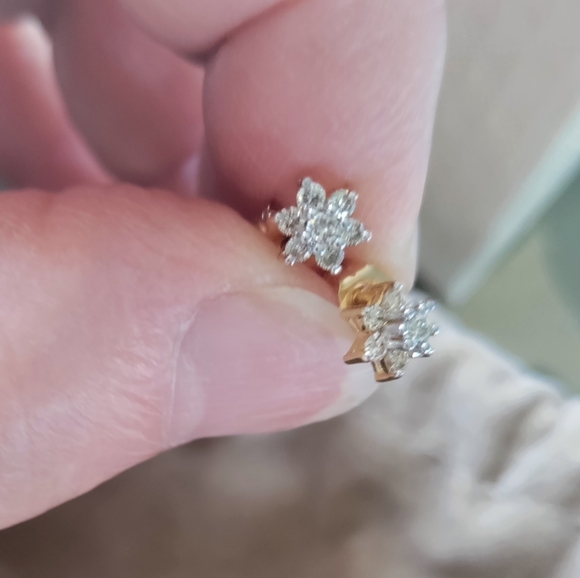 QVC Affinity Diamond Flower 0.22?Ctw Stud 14k Gold Earrings - Picture 12 of 12